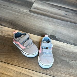 gray and pink toddler vans. Sz 5